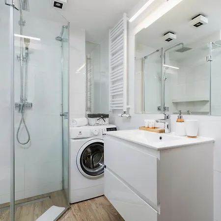 Modern Stachowicza Cracow By Renters Apartment Krakow
