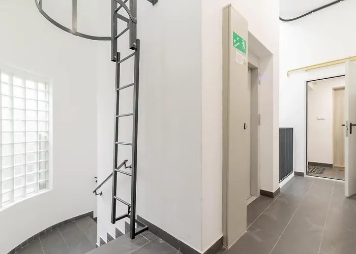 Modern Stachowicza Cracow By Renters Apartment Krakow