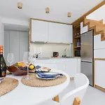 Apartment Modern Stachowicza Cracow By Renters *