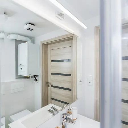 Modern Stachowicza Cracow By Renters Apartamento *